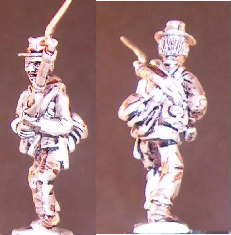 Infantry in slouch hat advancing w/bayonet ready - Click Image to Close